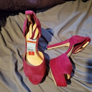Jessica Simpson Magenta Heels
